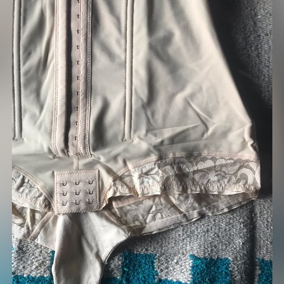 Body Shaper - Picture 5 of 10